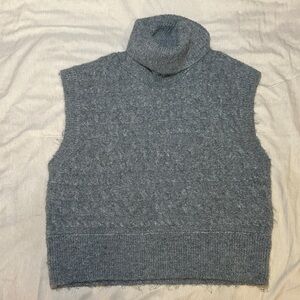 Old Navy Gray Sleeveless Knit Turtleneck Vest
